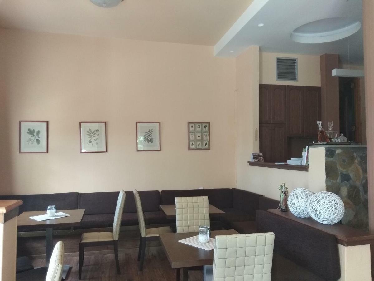 Karavos Hotel ปอร์เตเรีย ภายนอก รูปภาพ