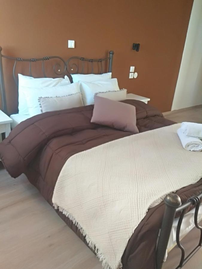 Karavos Hotel ปอร์เตเรีย ภายนอก รูปภาพ