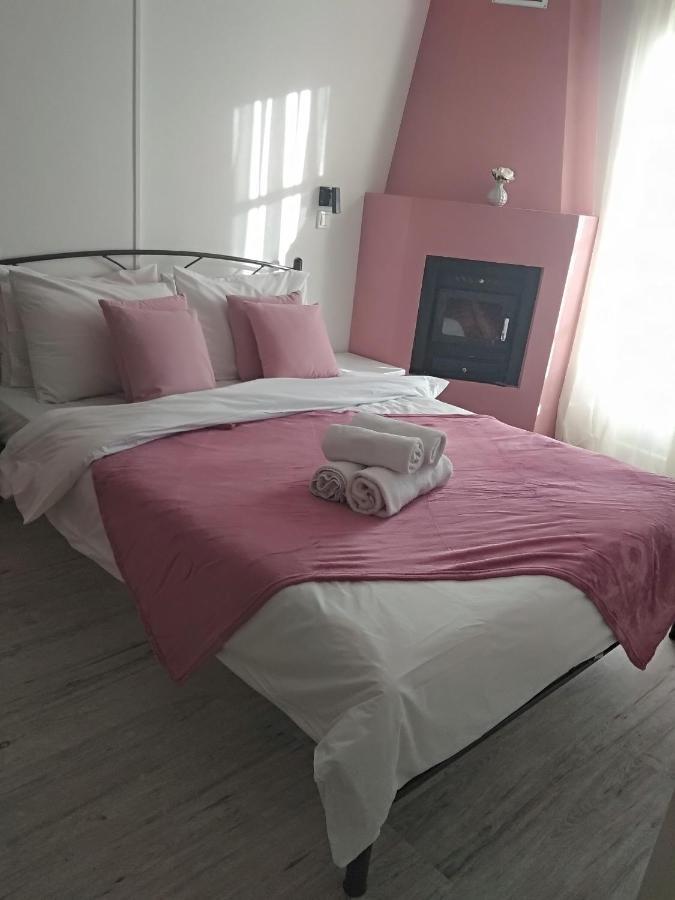 Karavos Hotel ปอร์เตเรีย ภายนอก รูปภาพ